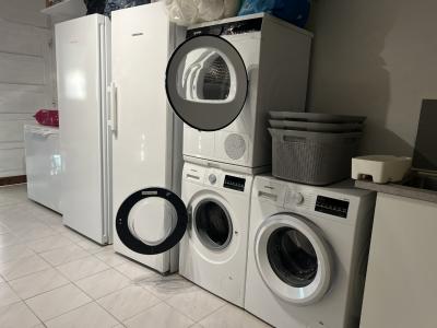 Lovely Villa with Pool in Parkland Gardens