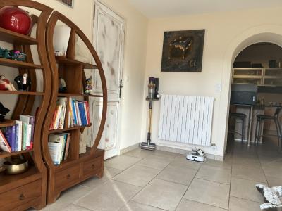 Lovely Villa with Pool in Parkland Gardens