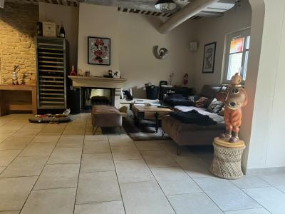 Lovely Villa with Pool in Parkland Gardens