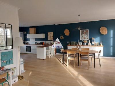 Splendid Apartment in Top Quality Fittings