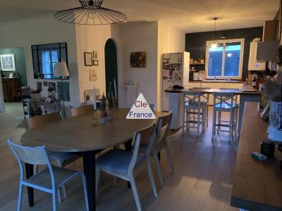 Splendid Apartment in Top Quality Fittings