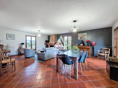 Detached House with Landscaped Garden