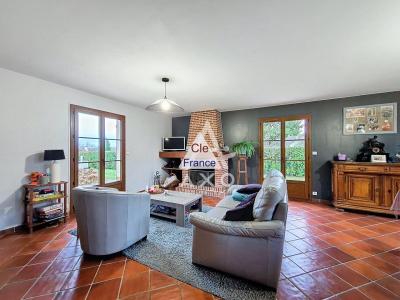 Detached House with Landscaped Garden