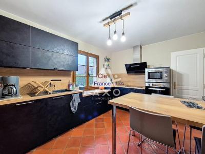 Detached House with Landscaped Garden