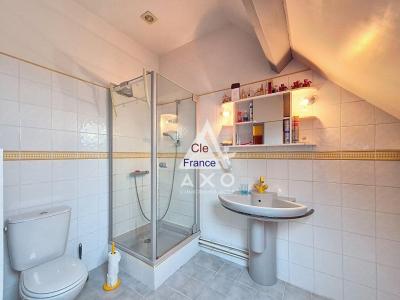 Detached House with Landscaped Garden