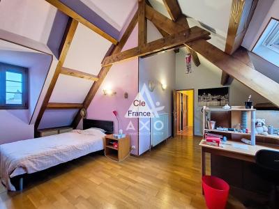 Detached House with Landscaped Garden