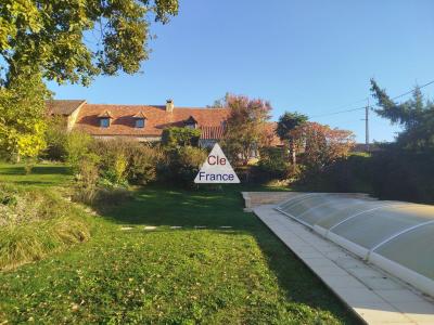 Detached Country House with Outbuilding