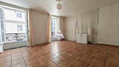 Paris Apartment For Sale in 18th Arrondissement