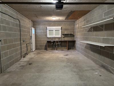 Contemporary Detached House with Landscaped Garden