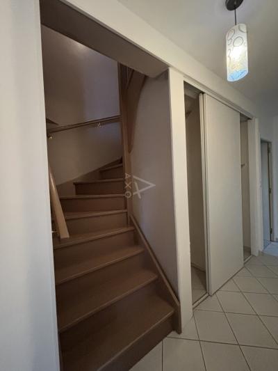 Contemporary Detached House with Landscaped Garden