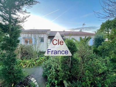 Single Storey Villa With Garden by the Coast