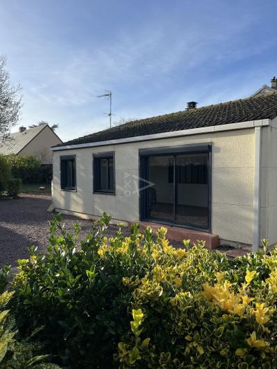 Modern Detached House with Garden