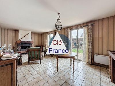 Lovely Detached House with Garden