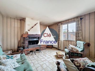 Lovely Detached House with Garden