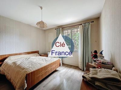 Lovely Detached House with Garden