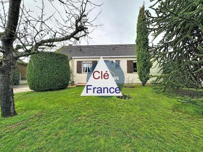 Lovely Detached House with Garden