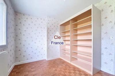 Town House with Garden in Lourdes