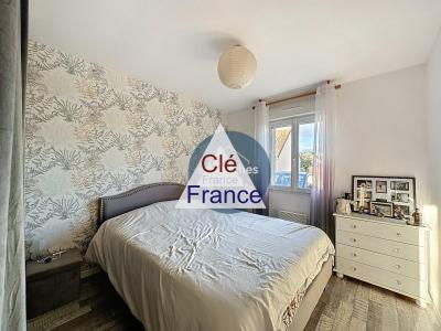 Detached House with Landscaped Garden