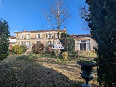 Manor House Style Property with Garden