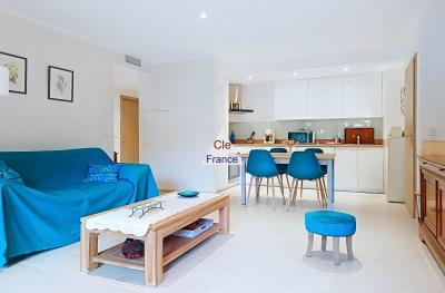 New Apartment in Calm Location by the Med