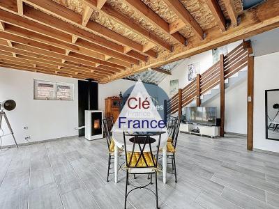 Contemporary Detached House with Landscaped Garden