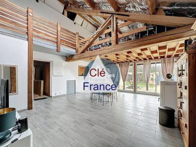 Contemporary Detached House with Landscaped Garden