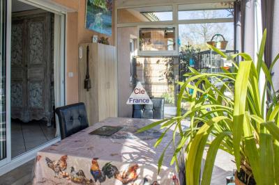 Detached House with Beautiful Landscaped Garden