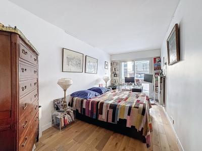 Paris Apartment with Private Garden