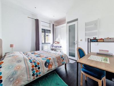 Detached House with Landscaped Garden