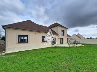 Detached House with Landscaped Garden