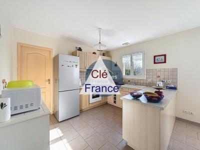 Detached House with Garden in Nice Location