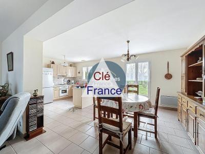 Detached House with Garden in Nice Location