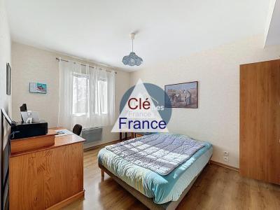 Detached House with Garden in Nice Location