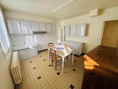 Detached House with Garden and Garage