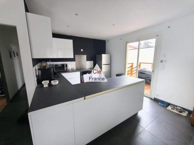 Detached House with Landscaped Garden