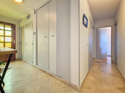 Detached House with Garden by the River Vernisson