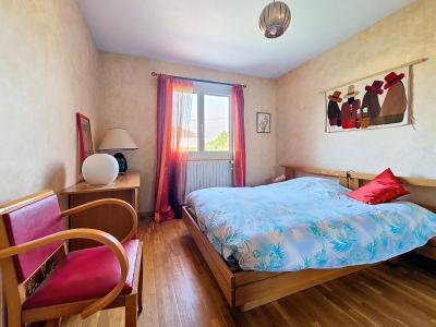 Detached House with Garden by the River Vernisson