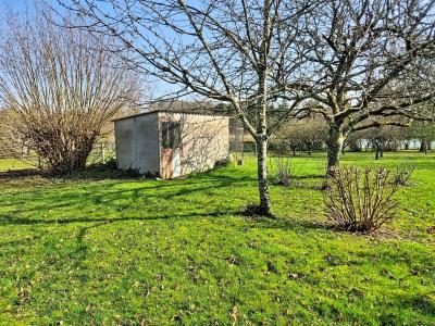 Detached House with Garden by the River Vernisson