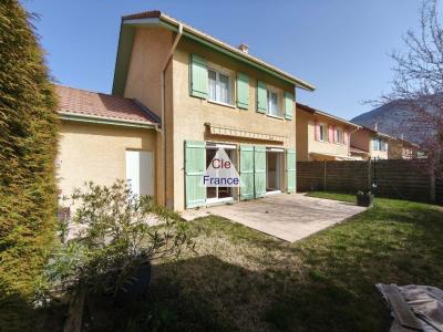 Comfortable Detached House with Garden