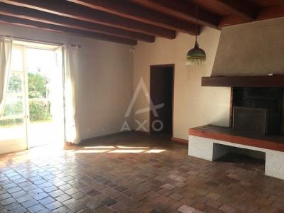 Family Home with Nice Garden Near the Coast