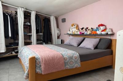 Detached House With Garden And Outbuilding