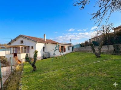 Detached House With Garden And Outbuilding