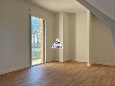 Contemporary Detached House with Garden