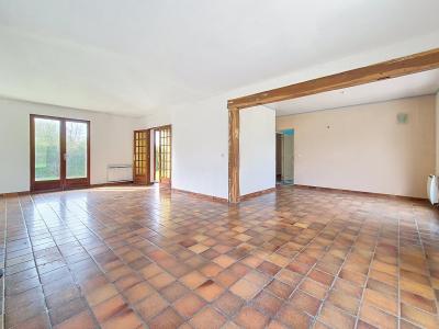 Detached House with Landscaped Garden