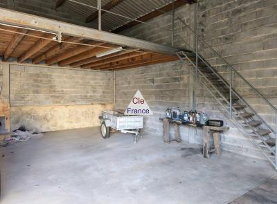 Large Garage with Many Possibilities