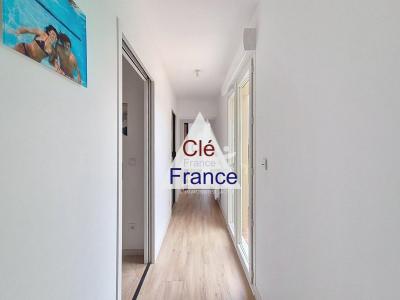 Detached House with Landscaped Garden