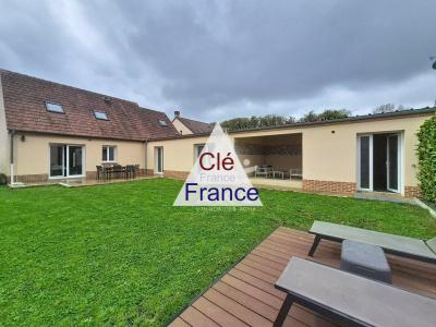 Detached House with Landscaped Garden