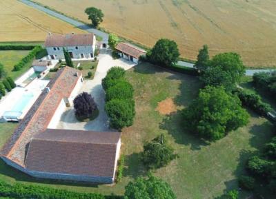 Magnificent Country Property With Pool And Guest Gite Potential