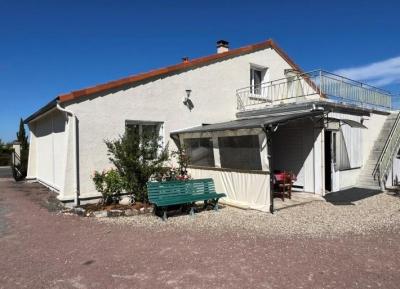 Neat House Just A Few Minutes From Town