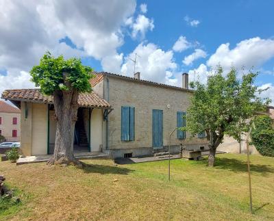 Traditional House with Terrace and Garden